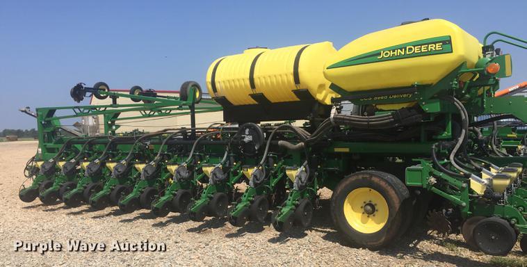 image for item DC0065 2011 John Deere DB44 no-till planter