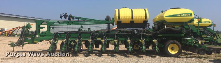 image for item DC0065 2011 John Deere DB44 no-till planter