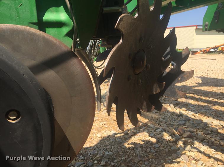 image for item DC0065 2011 John Deere DB44 no-till planter