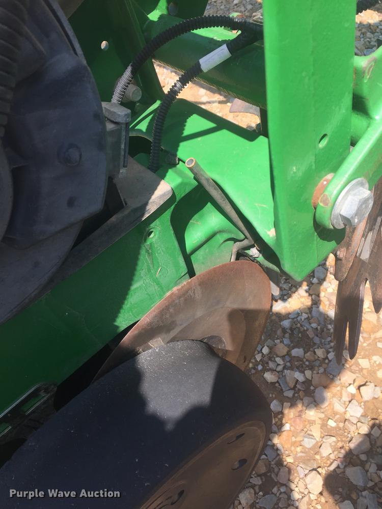image for item DC0065 2011 John Deere DB44 no-till planter