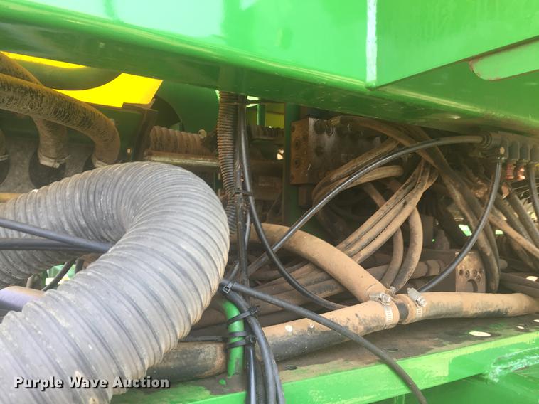 image for item DC0065 2011 John Deere DB44 no-till planter