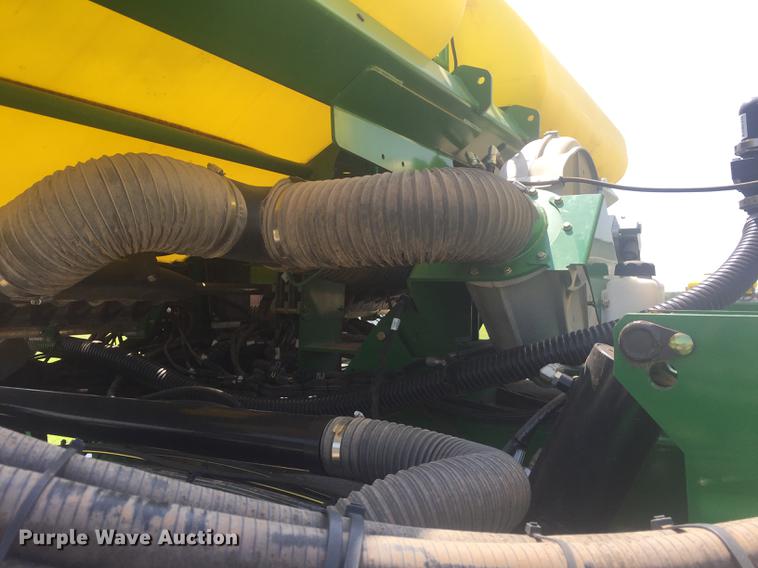 image for item DC0065 2011 John Deere DB44 no-till planter