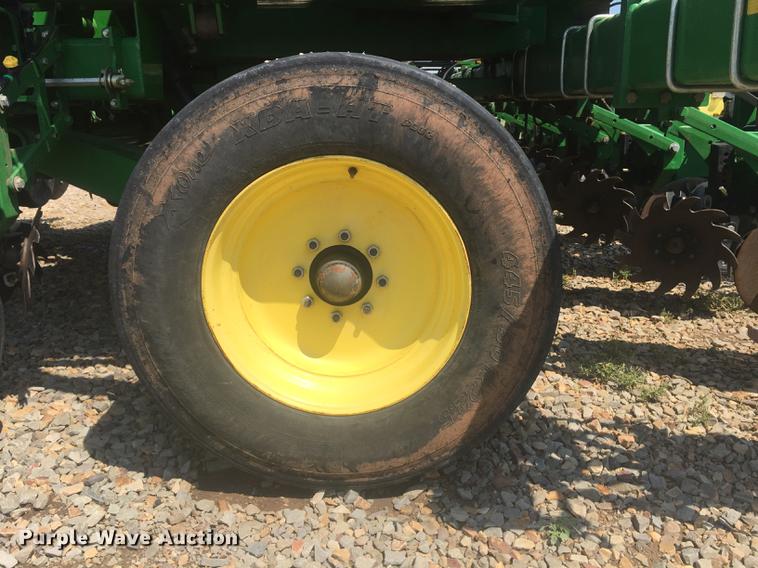 image for item DC0065 2011 John Deere DB44 no-till planter