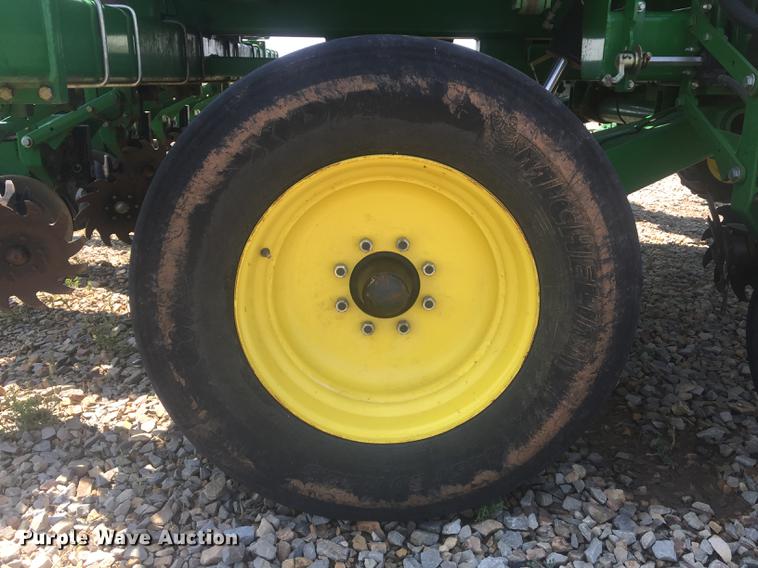 image for item DC0065 2011 John Deere DB44 no-till planter