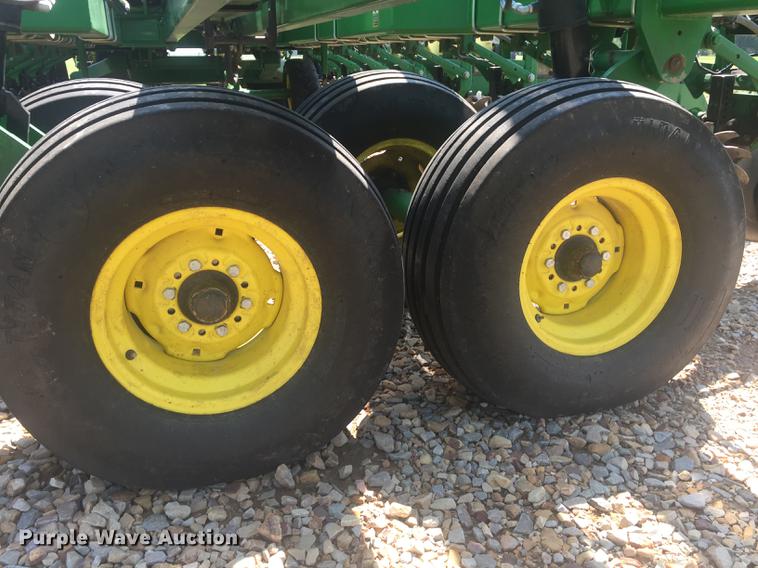image for item DC0065 2011 John Deere DB44 no-till planter