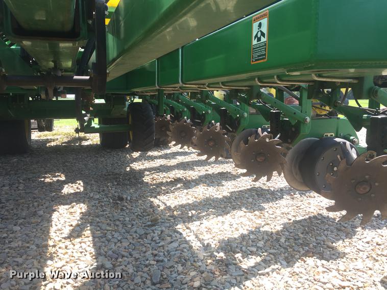image for item DC0065 2011 John Deere DB44 no-till planter