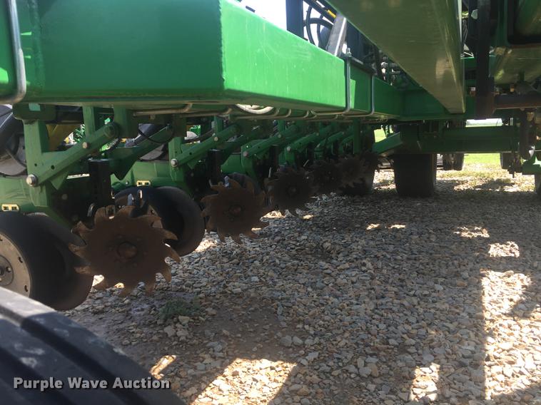 image for item DC0065 2011 John Deere DB44 no-till planter