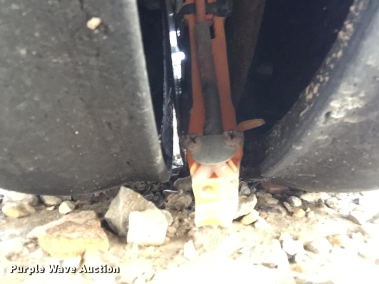 image for item DC0066 2014 John Deere 1720 no-till planter