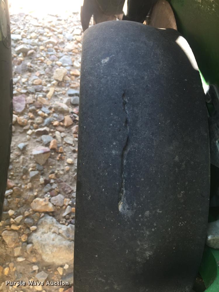 image for item DC0066 2014 John Deere 1720 no-till planter