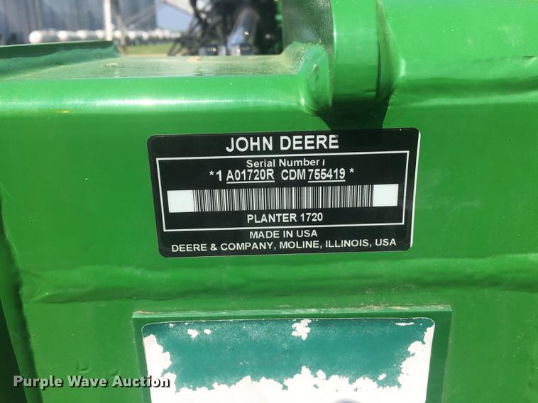 image for item DC0066 2014 John Deere 1720 no-till planter