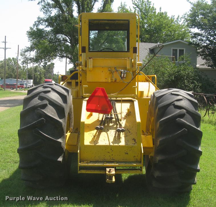 image for item DC1256 1969 Rayes Commander 1200 4WD tractor