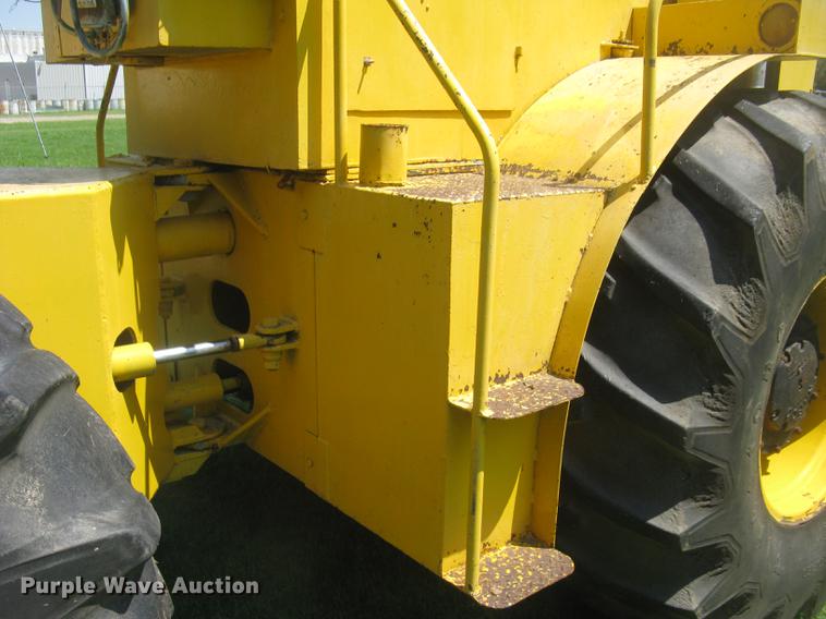 image for item DC1256 1969 Rayes Commander 1200 4WD tractor