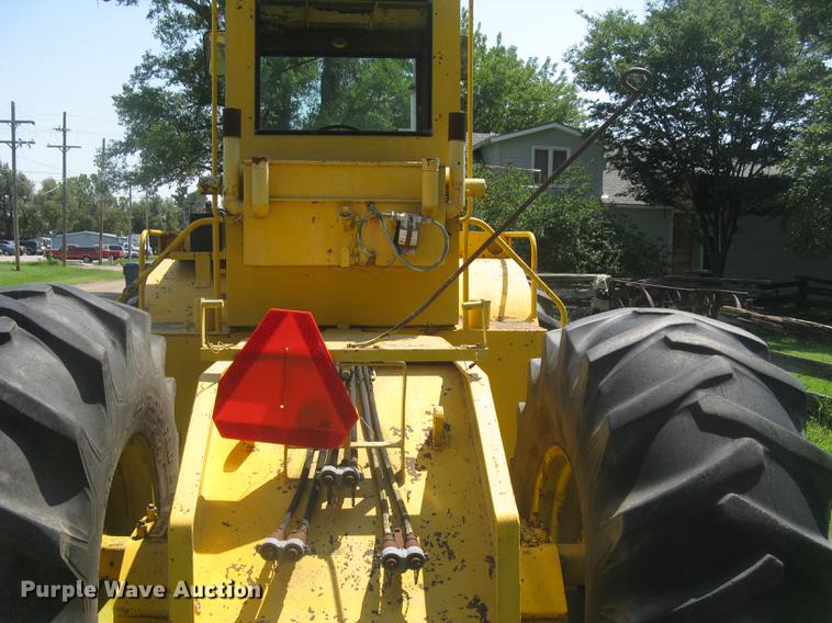 image for item DC1256 1969 Rayes Commander 1200 4WD tractor