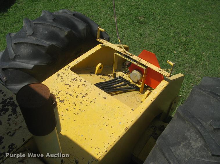 image for item DC1256 1969 Rayes Commander 1200 4WD tractor