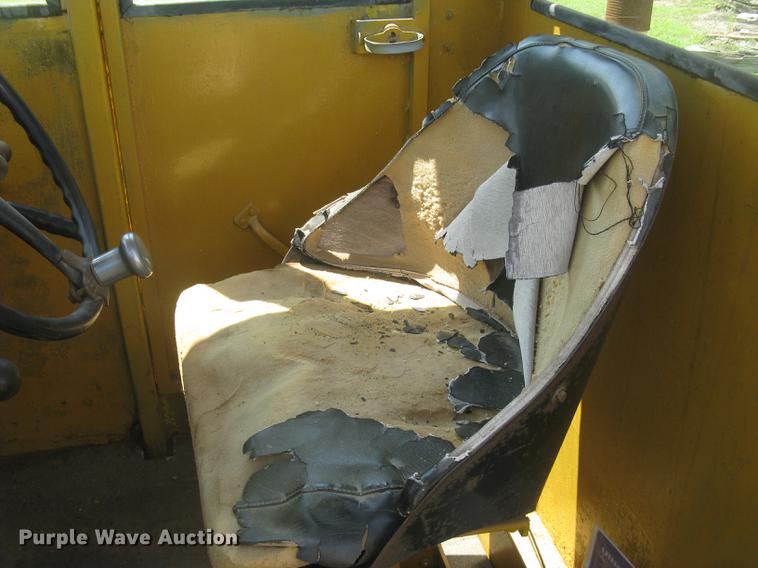 image for item DC1256 1969 Rayes Commander 1200 4WD tractor