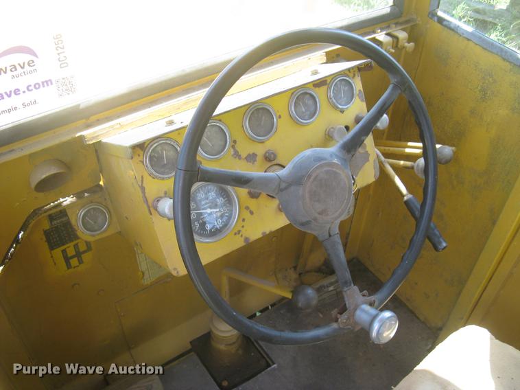 image for item DC1256 1969 Rayes Commander 1200 4WD tractor