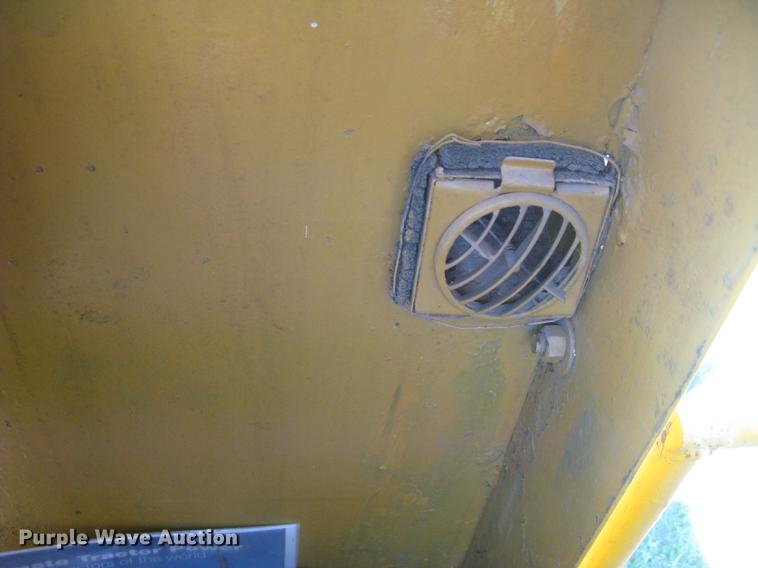 image for item DC1256 1969 Rayes Commander 1200 4WD tractor