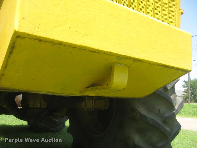 image for item DC1256 1969 Rayes Commander 1200 4WD tractor