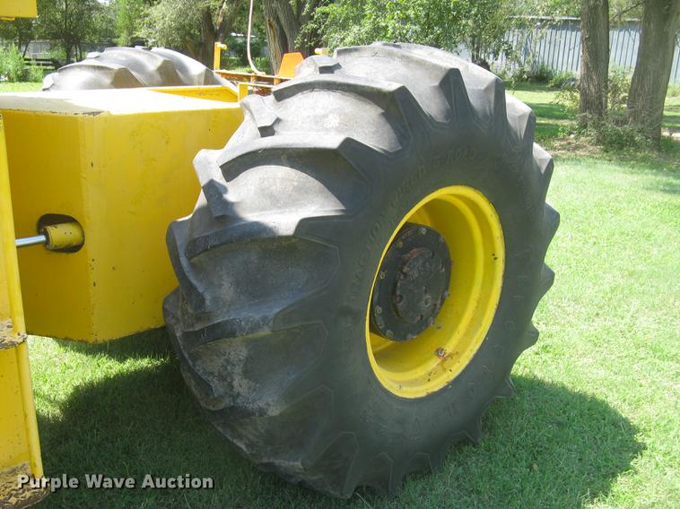 image for item DC1256 1969 Rayes Commander 1200 4WD tractor