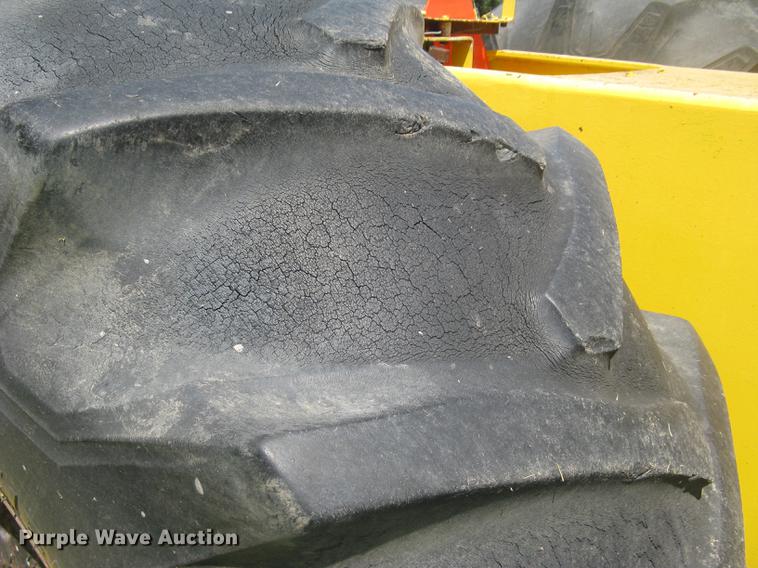 image for item DC1256 1969 Rayes Commander 1200 4WD tractor