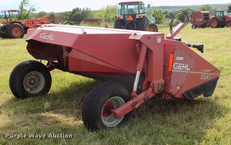 image for item DD3451 Gehl 2345 windrower