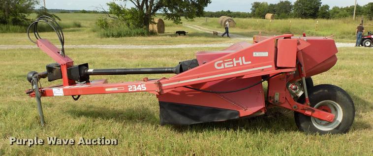 image for item DD3451 Gehl 2345 windrower