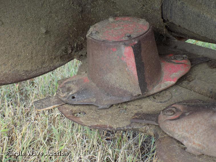 image for item DD3451 Gehl 2345 windrower