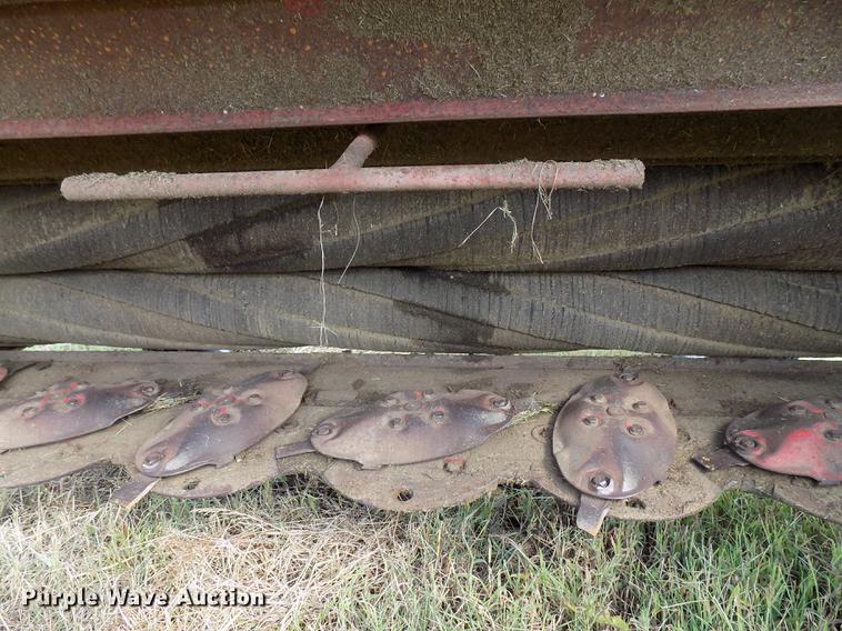 image for item DD3451 Gehl 2345 windrower