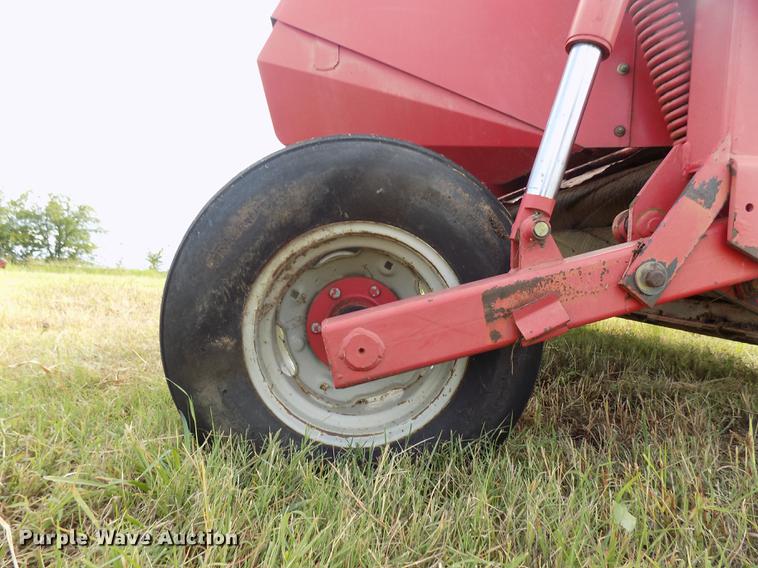 image for item DD3451 Gehl 2345 windrower