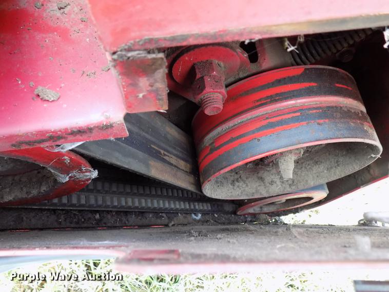 image for item DD3451 Gehl 2345 windrower