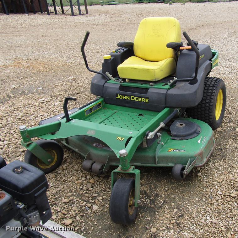 image for item DD4300 John Deere 757 Z-Trak lawn mower
