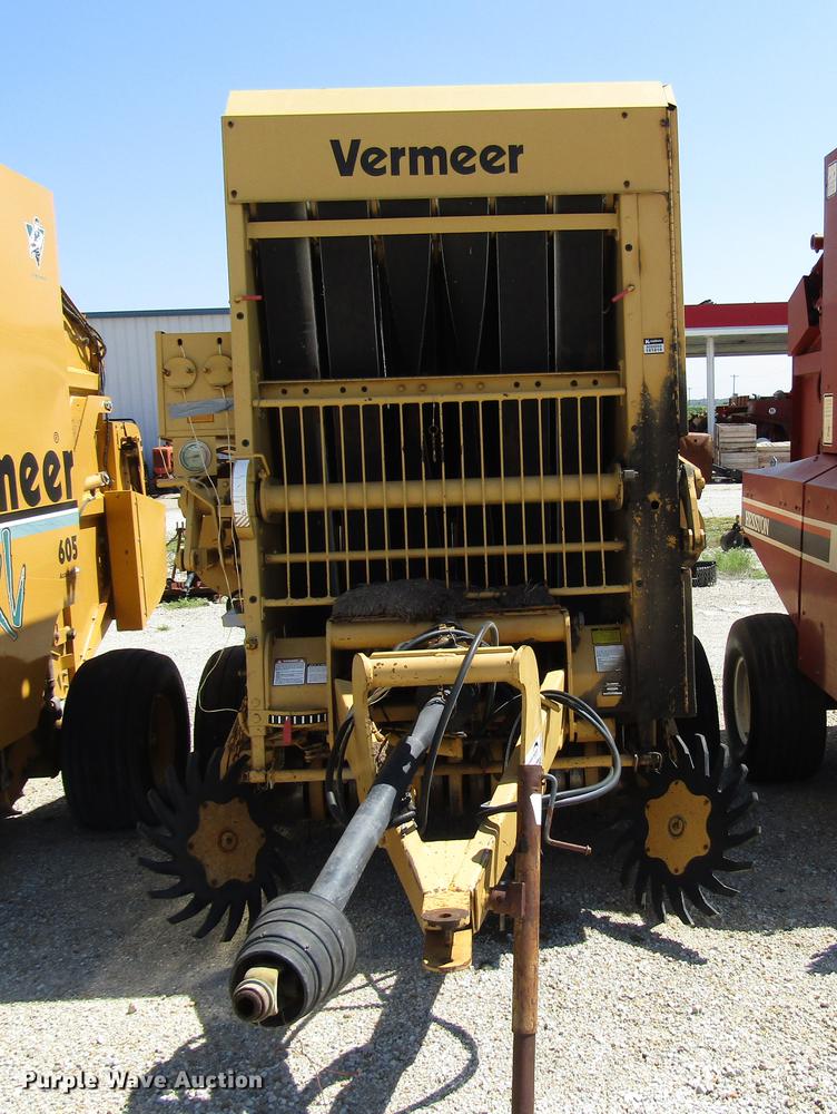 image for item DD6422 1991 Vermeer 604 Super J round baler