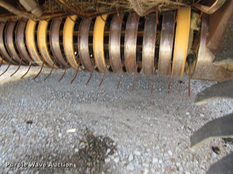 image for item DD6422 1991 Vermeer 604 Super J round baler