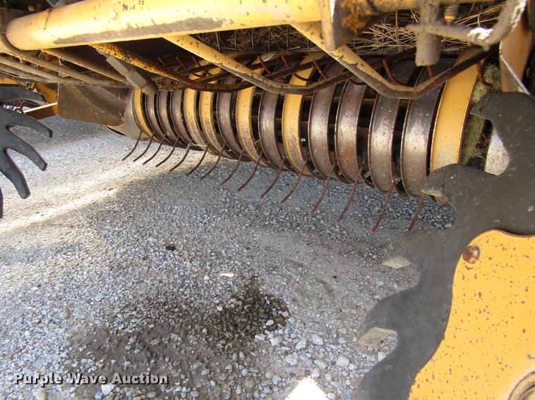 image for item DD6422 1991 Vermeer 604 Super J round baler