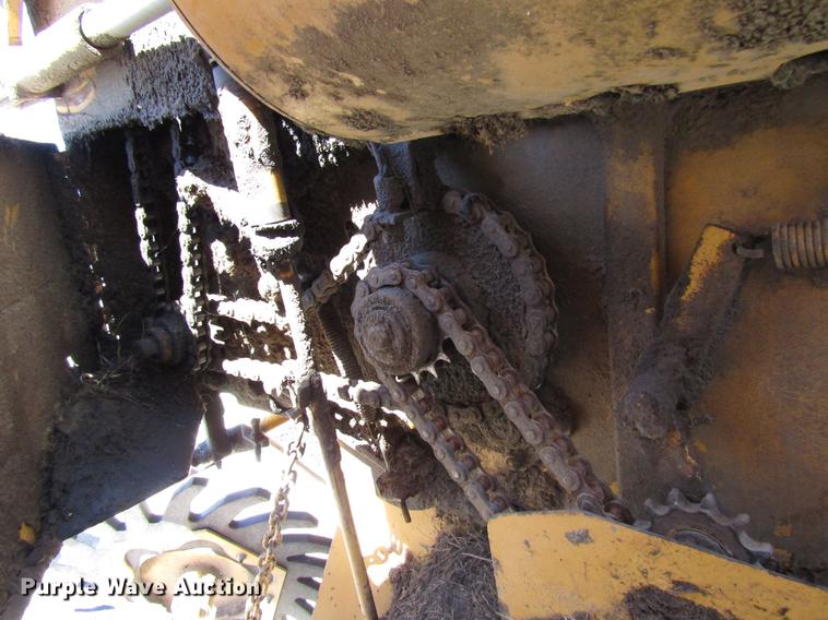 image for item DD6422 1991 Vermeer 604 Super J round baler