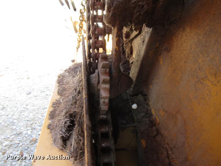 image for item DD6422 1991 Vermeer 604 Super J round baler