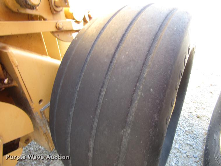 image for item DD6422 1991 Vermeer 604 Super J round baler