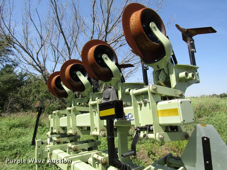 image for item DD6425 2016 Orthman 8315 row crop cultivator