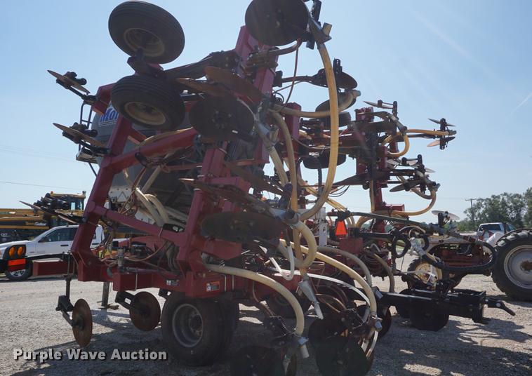 image for item DD6427 2012 Case IH 950 strip-till applicator