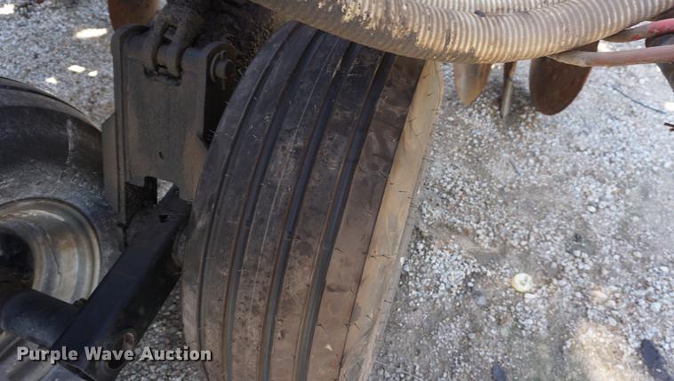 image for item DD6427 2012 Case IH 950 strip-till applicator