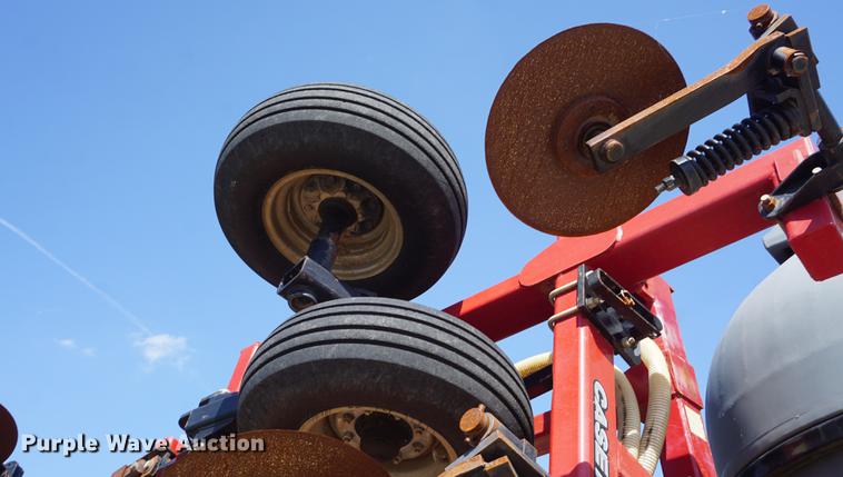 image for item DD6427 2012 Case IH 950 strip-till applicator