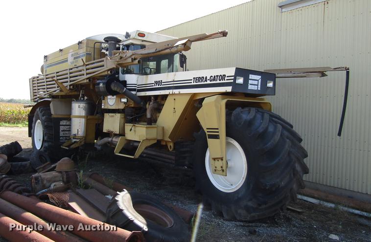 image for item DD6431 1997 Ag-Chem TerraGator 1903 applicator