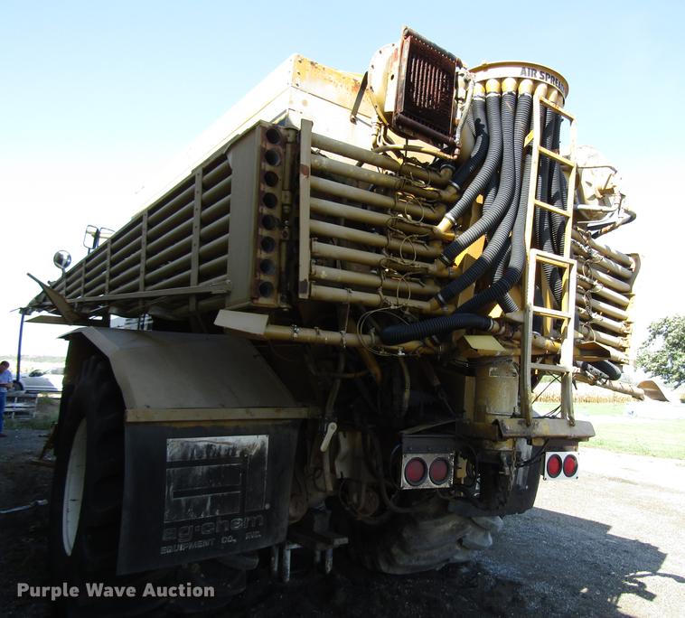 image for item DD6431 1997 Ag-Chem TerraGator 1903 applicator