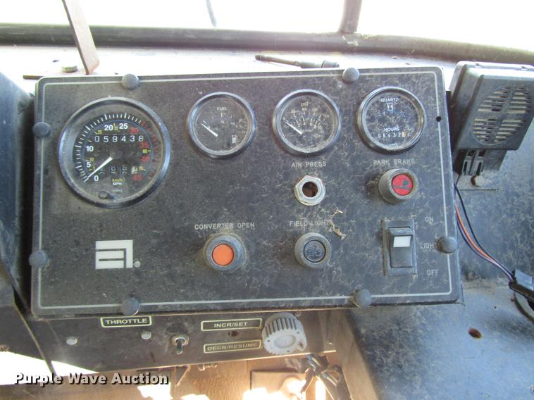 image for item DD6431 1997 Ag-Chem TerraGator 1903 applicator