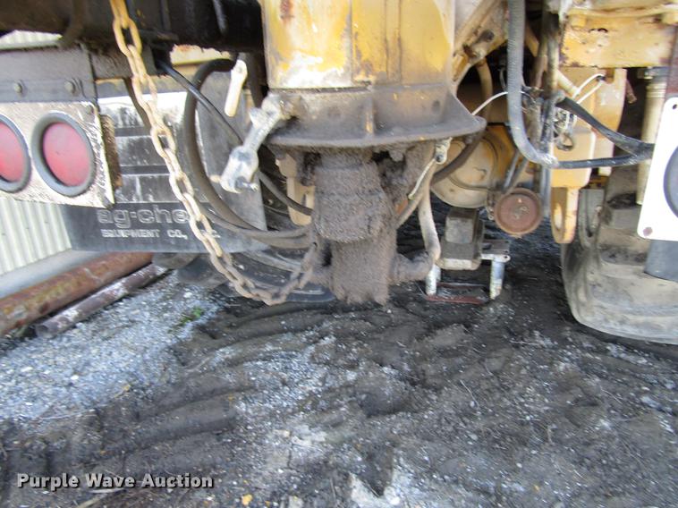 image for item DD6431 1997 Ag-Chem TerraGator 1903 applicator