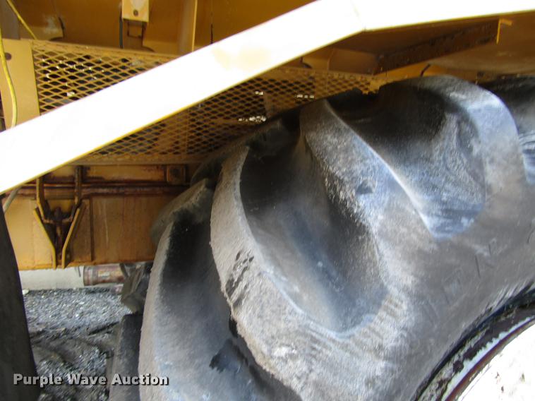 image for item DD6431 1997 Ag-Chem TerraGator 1903 applicator