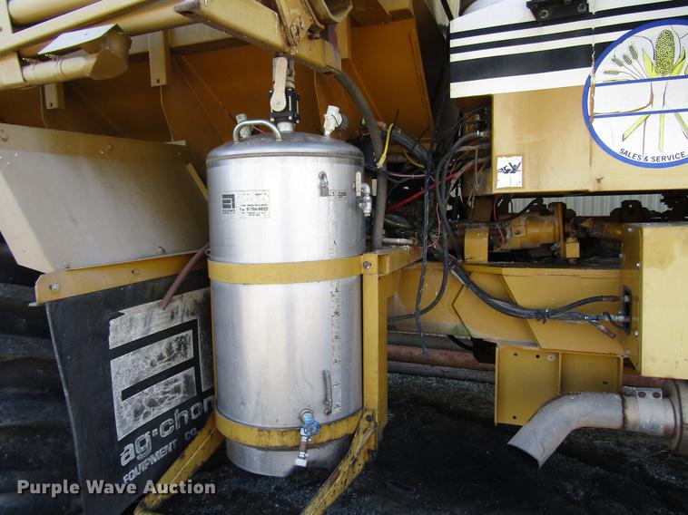 image for item DD6431 1997 Ag-Chem TerraGator 1903 applicator