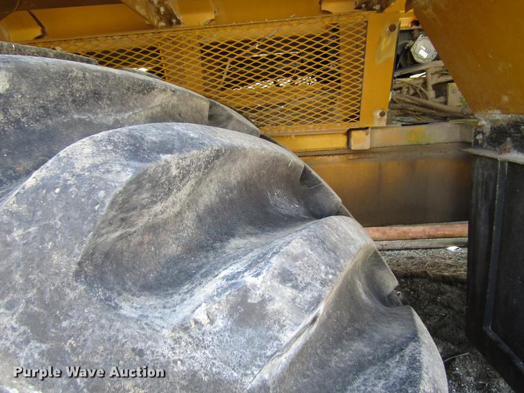 image for item DD6431 1997 Ag-Chem TerraGator 1903 applicator