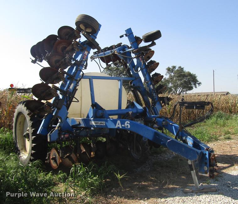 image for item DD6432 2003 DMI Nutri-Placr 2800 applicator bar