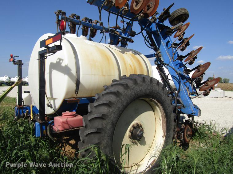 image for item DD6432 2003 DMI Nutri-Placr 2800 applicator bar